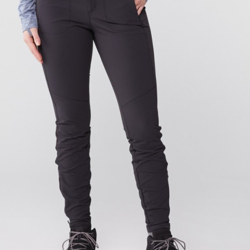 BLUE KUHL Transcendr Skinny Pants fit like an 8